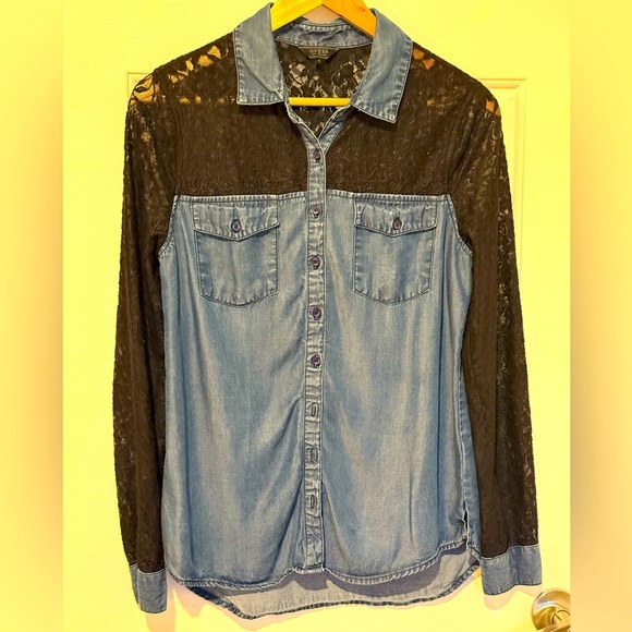 Women GUESS Denim Chambray Black Lace Button Up Long Sleeve Size Small - Picture 1 of 3